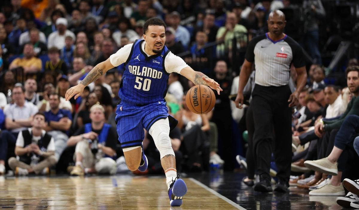 AYX游戏入口包含加时末段密尔沃基雄鹿备战NBA季后赛，远射贴柱细节曝光，震撼外界，训练强度明显提升的词条