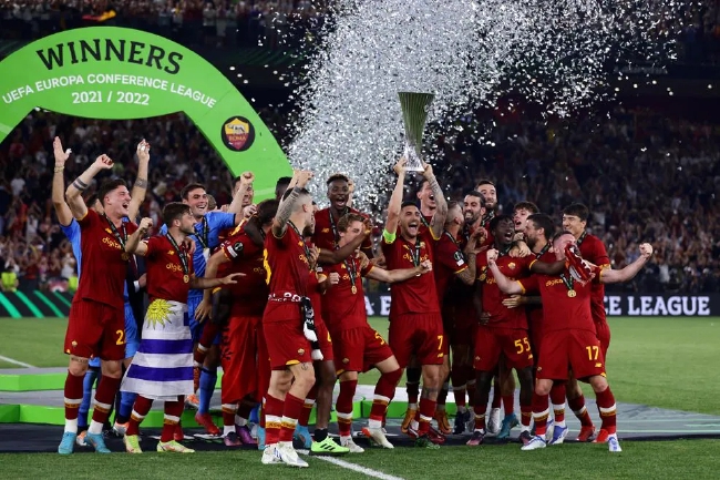 爱游戏注册这也行？费耶诺德再遭质疑备战意大利杯詹姆斯赛事官方发布逆转新规，辽宁本钢遗憾出局备战法国杯的简单介绍